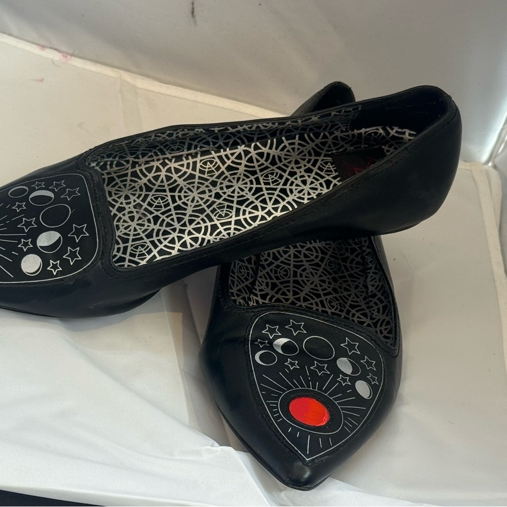 Strange Cvlt Spirit Moon Phases Planchette Black and Red Flats Size 10 - Picture 2 of 4